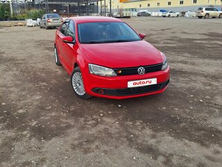 2011 Volkswagen Jetta VI, красный, 1000000 рублей, вид 2