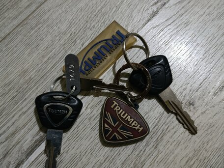 2013 Triumph Rocket 3, чёрный, 1430000 рублей, вид 4