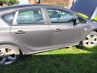 2011 Opel Astra J, серый, 700000 рублей, вид 2