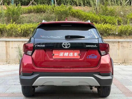 2022 Toyota Yaris L XP150 Рестайлинг, красный, 1033000 рублей, вид 3