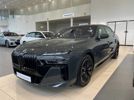 BMW 7 серии VII (G70)