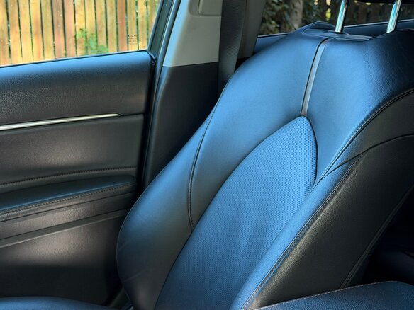 2019 Toyota Camry VIII (XV70), белый, 2000000 рублей - вид 16