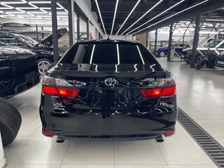 2014 Toyota Camry VII (XV50), чёрный, 1900000 рублей, вид 3