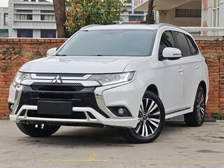 2022 Mitsubishi Outlander III Рестайлинг 3, белый, 2210000 рублей, вид 1