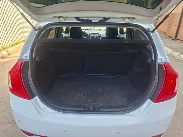 2011 Kia Ceed I Рестайлинг, белый - вид 18