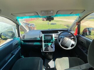 2010 Toyota Voxy II (R70), серый, 1450000 рублей, вид 5