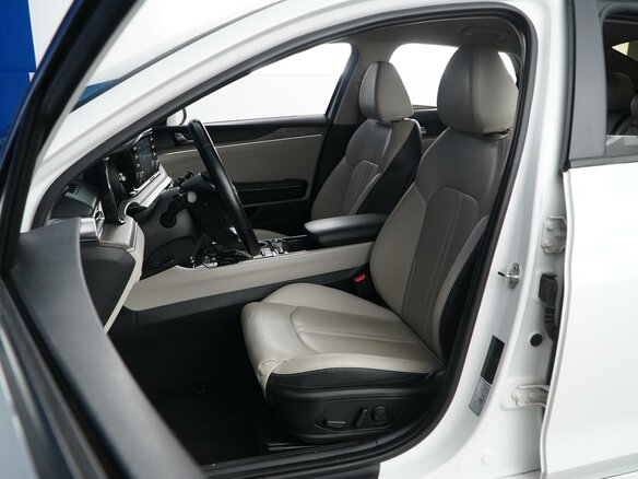 2020 Kia K5 III, белый - вид 9