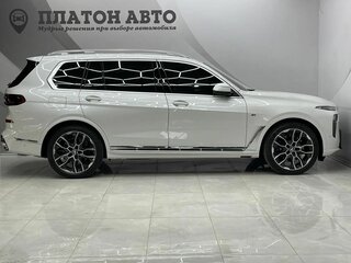 2025 BMW X7 40d I (G07) Рестайлинг, белый, 14700000 рублей, вид 4
