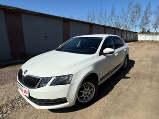 2019 Skoda Octavia III (A7) Рестайлинг, белый, 1600000 рублей, вид 2