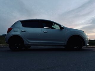 2017 Renault Sandero II, серебристый, 1150000 рублей, вид 4