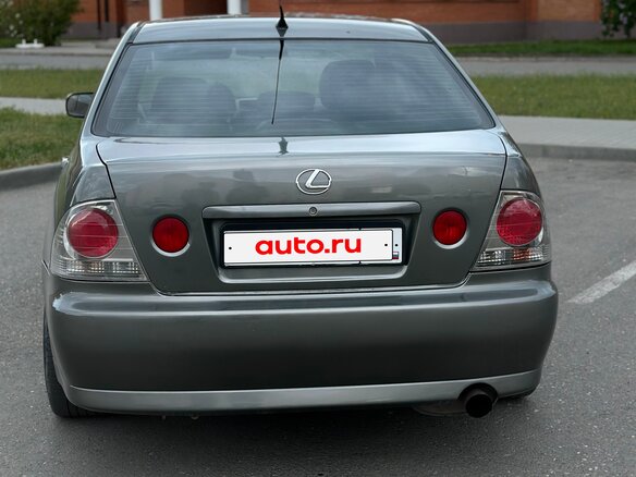 2000 Lexus IS 200 I, серый, 740000 рублей - вид 5