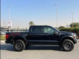 2025 Ford F-150 Raptor SuperCrew Raptor XIV Рестайлинг, чёрный, 13500000 рублей, вид 4