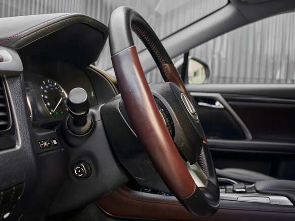 2019 Lexus RX 350L IV Рестайлинг, серый, 4290000 рублей - вид 13