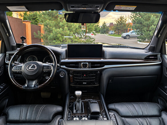 2018 Lexus LX 570 III Рестайлинг 2, чёрный, 8500000 рублей - вид 5