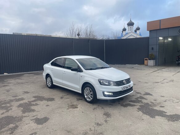 2019 Volkswagen Polo V Рестайлинг, белый, 1080000 рублей - вид 2