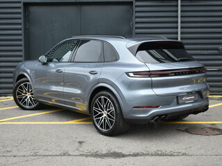 2026 Porsche Cayenne III Рестайлинг, серый, 21300000 рублей, вид 3