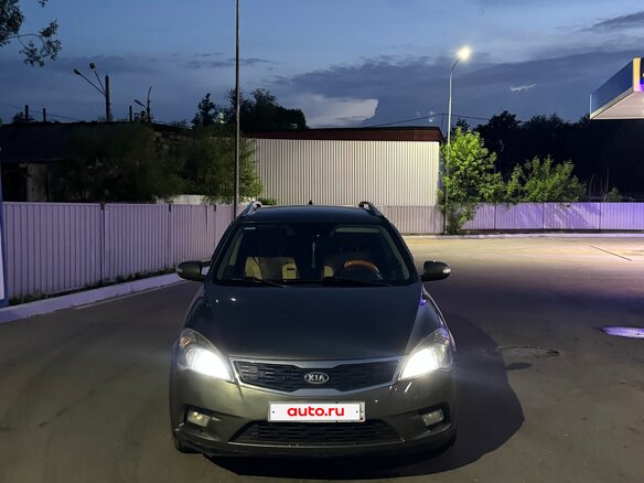 2010 Kia Ceed I Рестайлинг, серебристый, 750000 рублей - вид 1