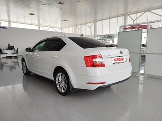 2019 Skoda Octavia III (A7) Рестайлинг, белый, 1500000 рублей, вид 4