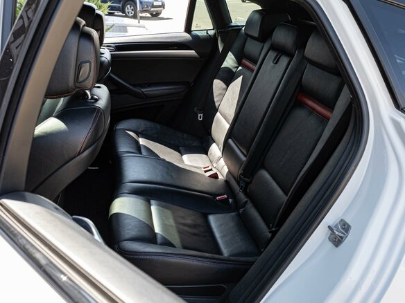 2014 BMW X6 M I (E71) Рестайлинг, белый, 3200000 рублей - вид 8
