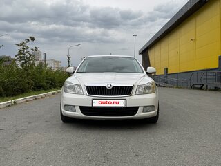 2011 Skoda Octavia DSG7 II (A5) Рестайлинг, белый, 890000 рублей, вид 3