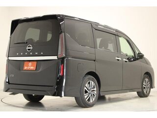 2022 Nissan Serena VI (C28), чёрный, 2130005 рублей, вид 2
