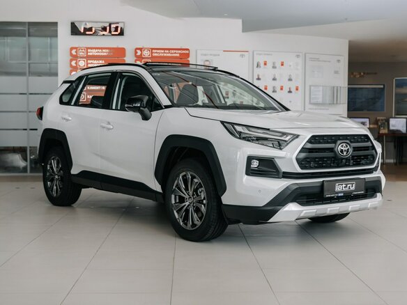 2025 Toyota RAV4 V (XA50), белый - вид 3