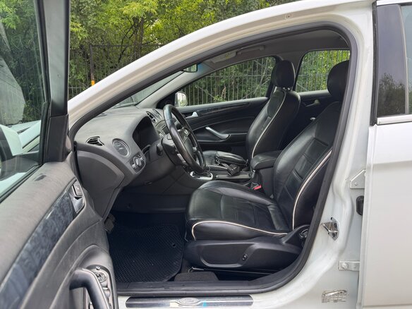 2013 Ford Mondeo IV Рестайлинг, белый - вид 5