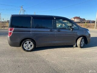 2014 Honda Stepwgn IV Рестайлинг, серый, 1450000 рублей, вид 3