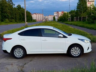 2020 Hyundai Solaris II Рестайлинг, белый, 1650000 рублей, вид 3