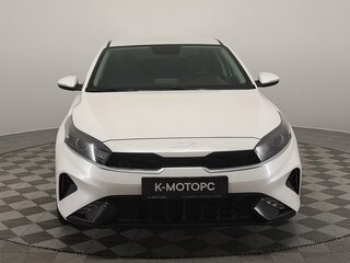 2022 Kia Cerato IV Рестайлинг, белый, 2210000 рублей, вид 3