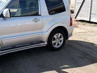 2004 Mitsubishi Pajero III Рестайлинг, серебристый, 1250000 рублей, вид 5