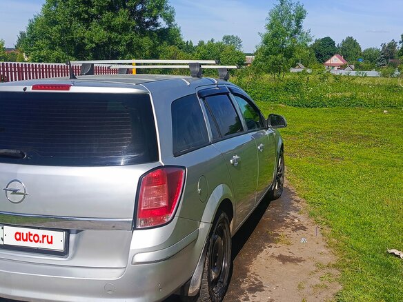 2013 Opel Astra H Рестайлинг, серебристый, 520000 рублей - вид 1