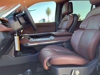 2025 Lincoln Navigator V, белый, 19500000 рублей, вид 5