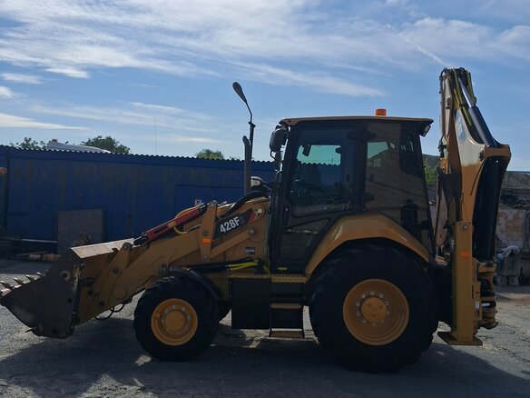 2019 Caterpillar 428F2, жёлтый, 7540000 рублей - вид 13