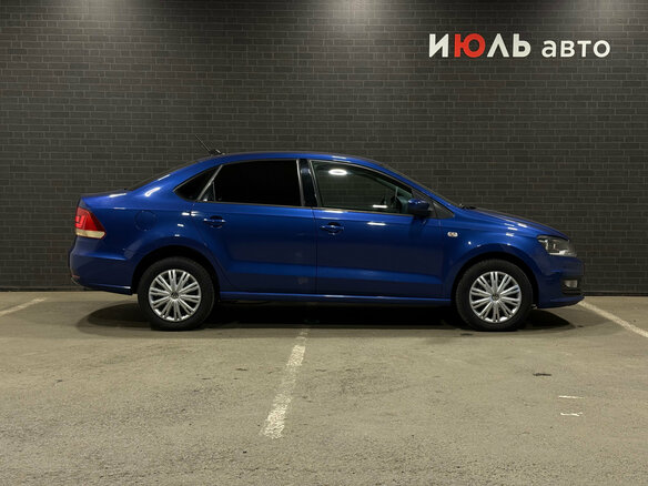 2017 Volkswagen Polo V Рестайлинг, синий, 1170000 рублей - вид 3