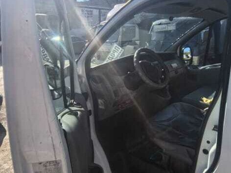 2004 Renault Trafic, белый, 1200000 рублей - вид 6