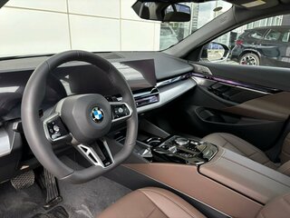 2025 BMW 5 серии Long 530Li xDrive VIII (G60/G61/G68), чёрный, 8490000 рублей, вид 3