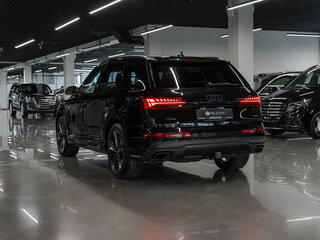 2025 Audi Q7 55 TFSI II (4M) Рестайлинг 2, чёрный, 10750000 рублей, вид 5