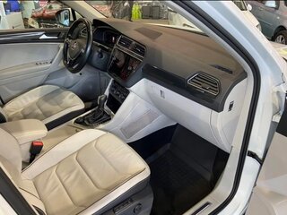 2020 Volkswagen Tiguan II, белый, 4000000 рублей, вид 4