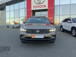 2021 Volkswagen Tiguan II Рестайлинг, коричневый, 2290000 рублей, вид 2