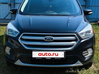 2017 Ford Kuga II Рестайлинг, чёрный, 1350000 рублей, вид 1