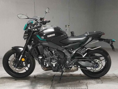 2025 Yamaha MT-09 (FZ-09), чёрный, 1380000 рублей, вид 2