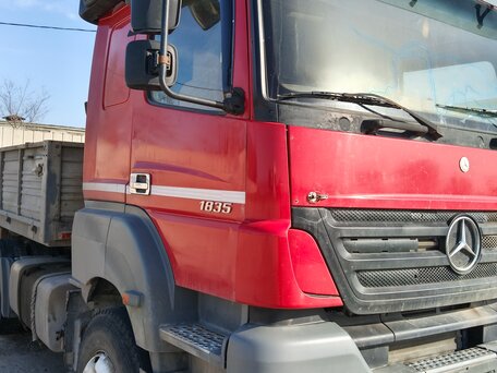 2006 Mercedes-Benz Axor, красный, 900000 рублей, вид 3