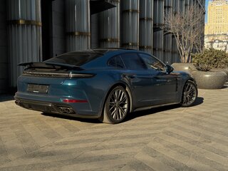 2025 Porsche Panamera Turbo S E-Hybrid III, синий, 26000000 рублей, вид 4