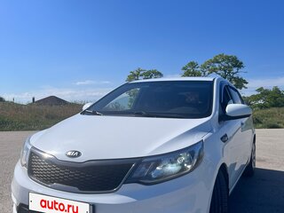 2017 Kia Rio III Рестайлинг, белый, 1200000 рублей, вид 1