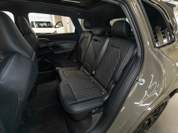 2026 Audi Q5 L III (GU), зелёный, 6350000 рублей - вид 12