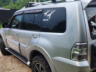 2011 Mitsubishi Pajero IV Рестайлинг 1, серебристый, 1865000 рублей, вид 3