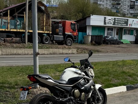 2010 Yamaha XJ6 (FZ6R), белый, 550000 рублей, вид 4