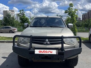 2010 Mitsubishi L200 IV, бежевый, 1490000 рублей, вид 2