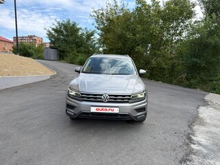 2017 Volkswagen Tiguan II, серебристый, 1800000 рублей, вид 4